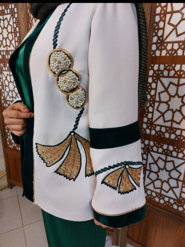 کت شلوار و تاپ جواهردوزی. برند ملکه قصر. مدل نگین